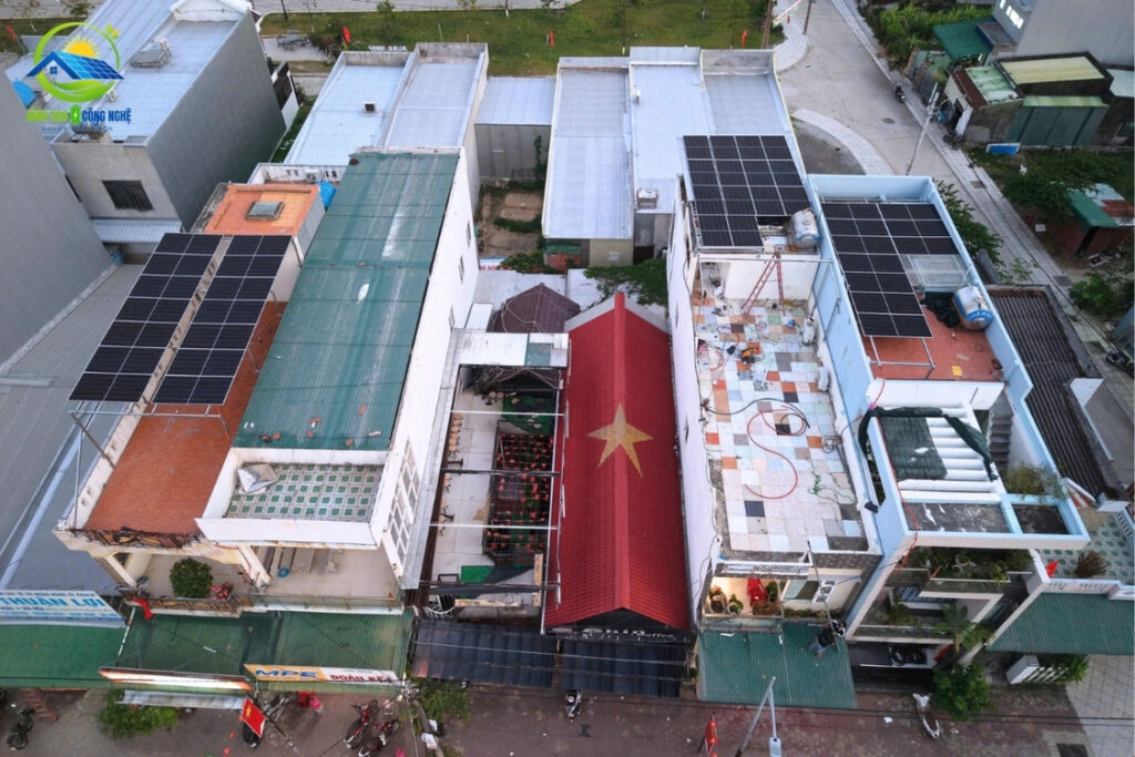 Hoàn thiện 3 hệ thống điện mặt trời áp mái cho hộ gia đình tại khu vực Sa Huỳnh, thị xã Đức Phổ, tỉnh Quảng Ngãi.