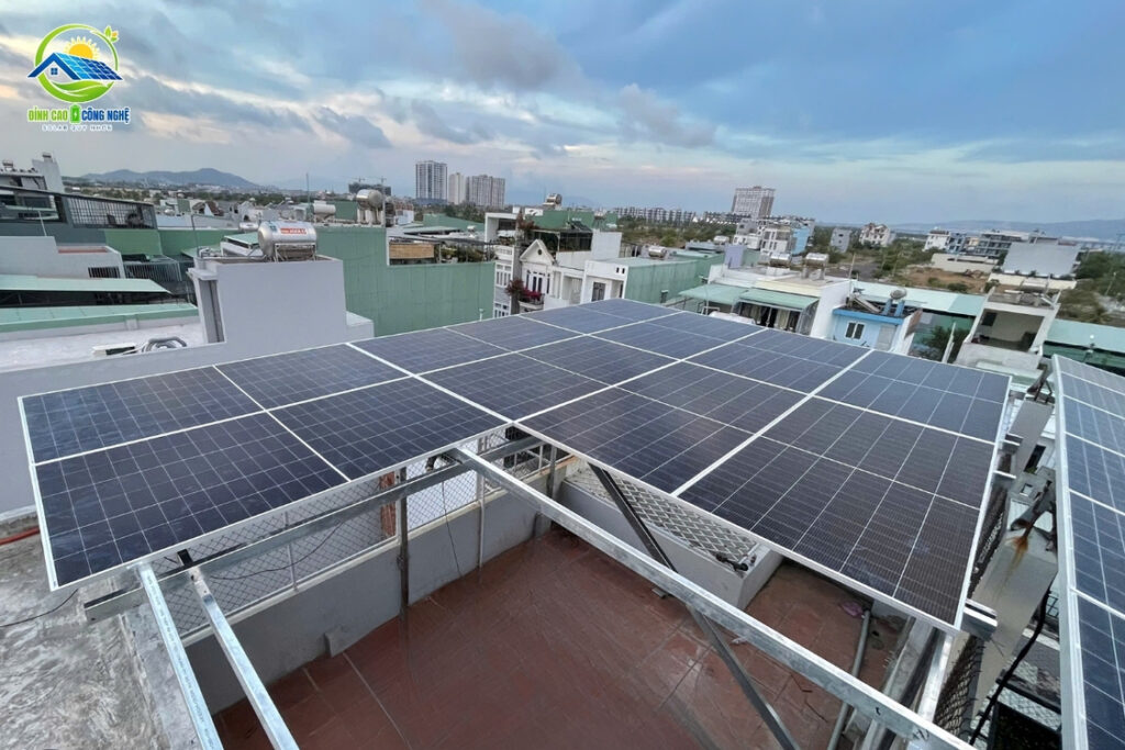 Hệ thống điện mặt trời hybrid 6.1kwp tại đường Huỳnh Tấn Phát - Quy Nhơn