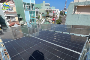 Dự án điện mặt trời với tổng công suất 12.2kwp, giảm 3 - 4 triệu tiền điện hàng tháng cho cửa hàng mắt kính tại đường Lê Hồng Phong - Quy Nhơn