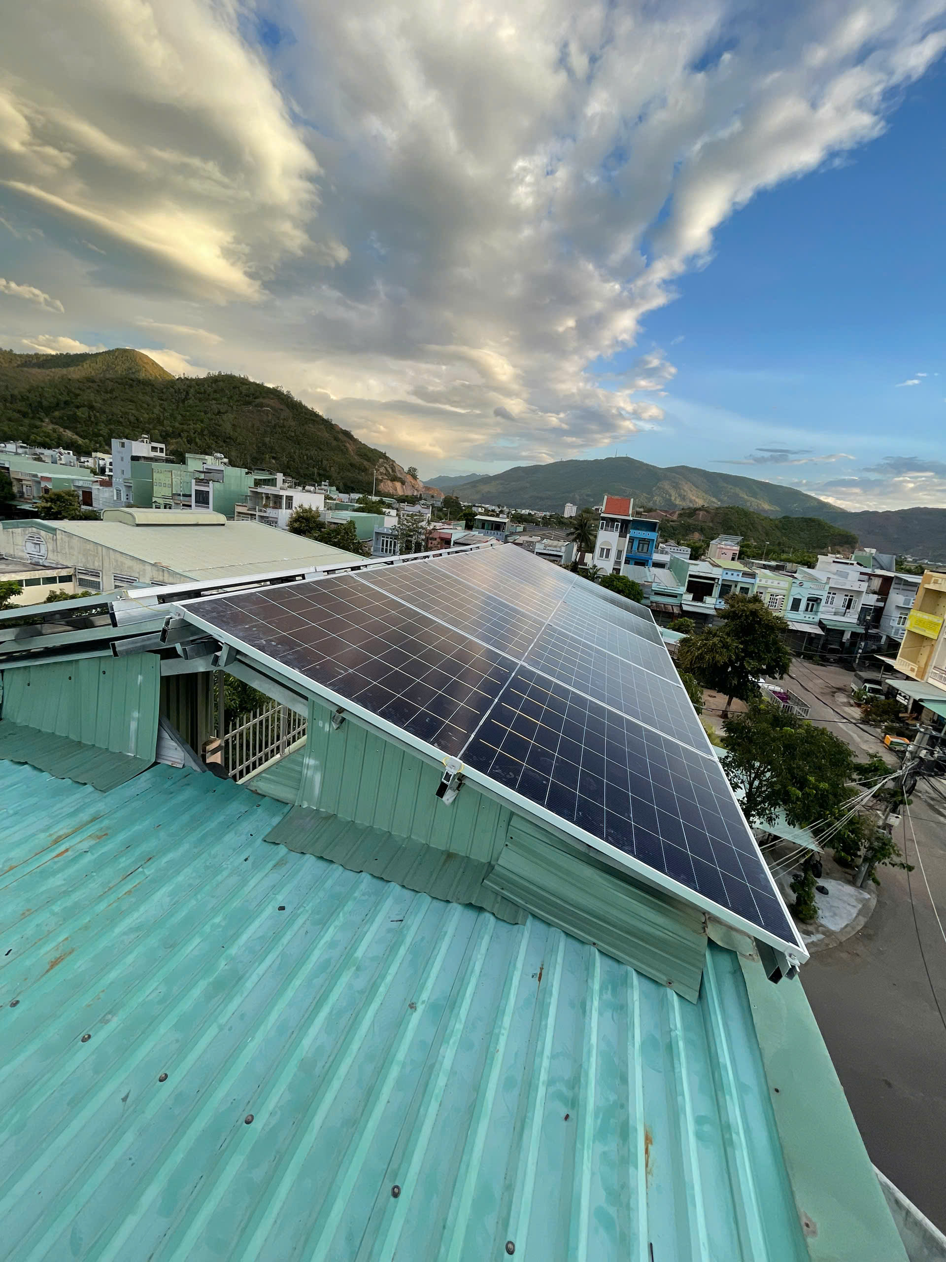 dự án điện mặt trời 33 bùi thị nhạn