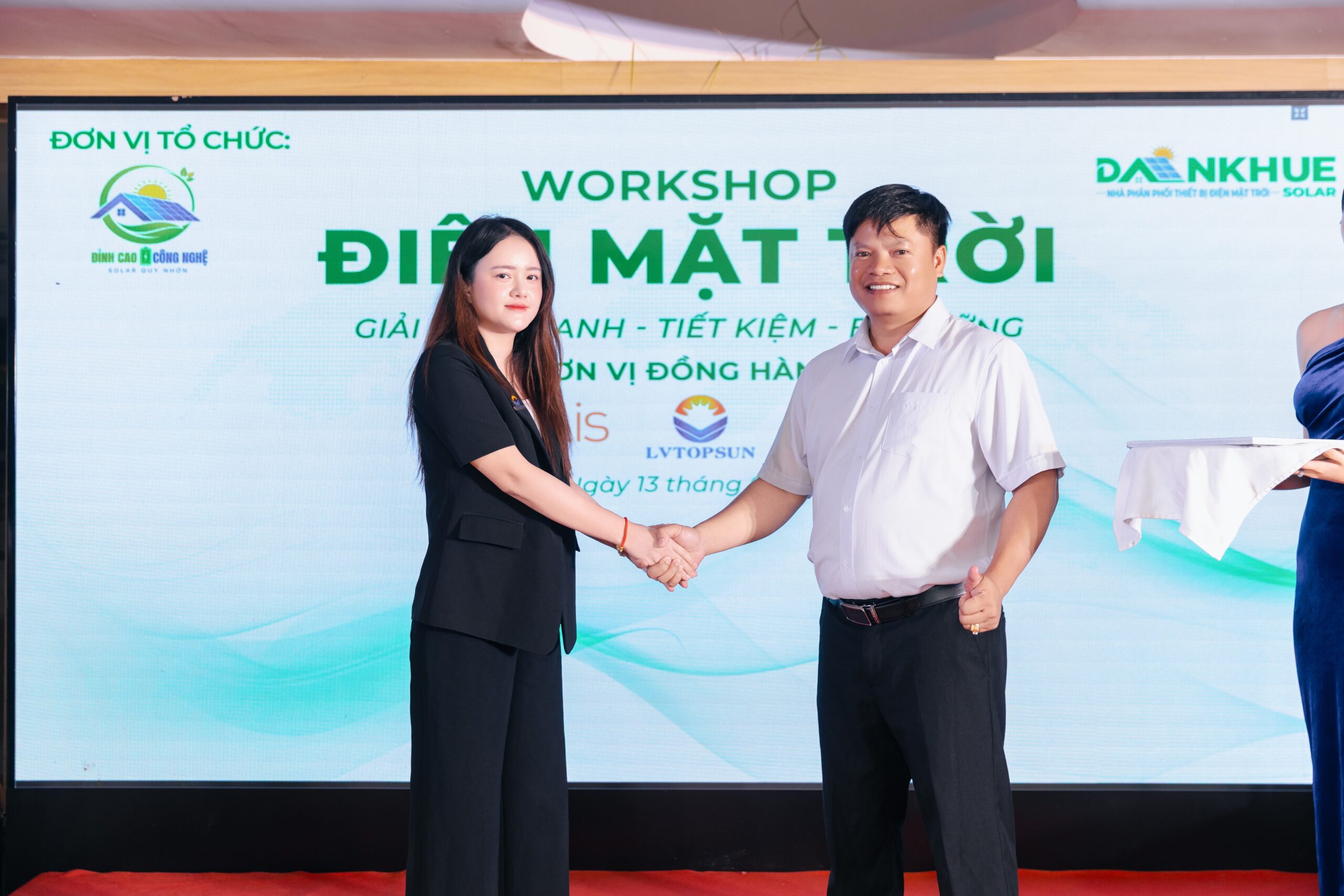Đỉnh Cao Công Nghệ Quy Nhơn nhận chứng nhận trung tâm bảo hành ủy quyền LVtopsun